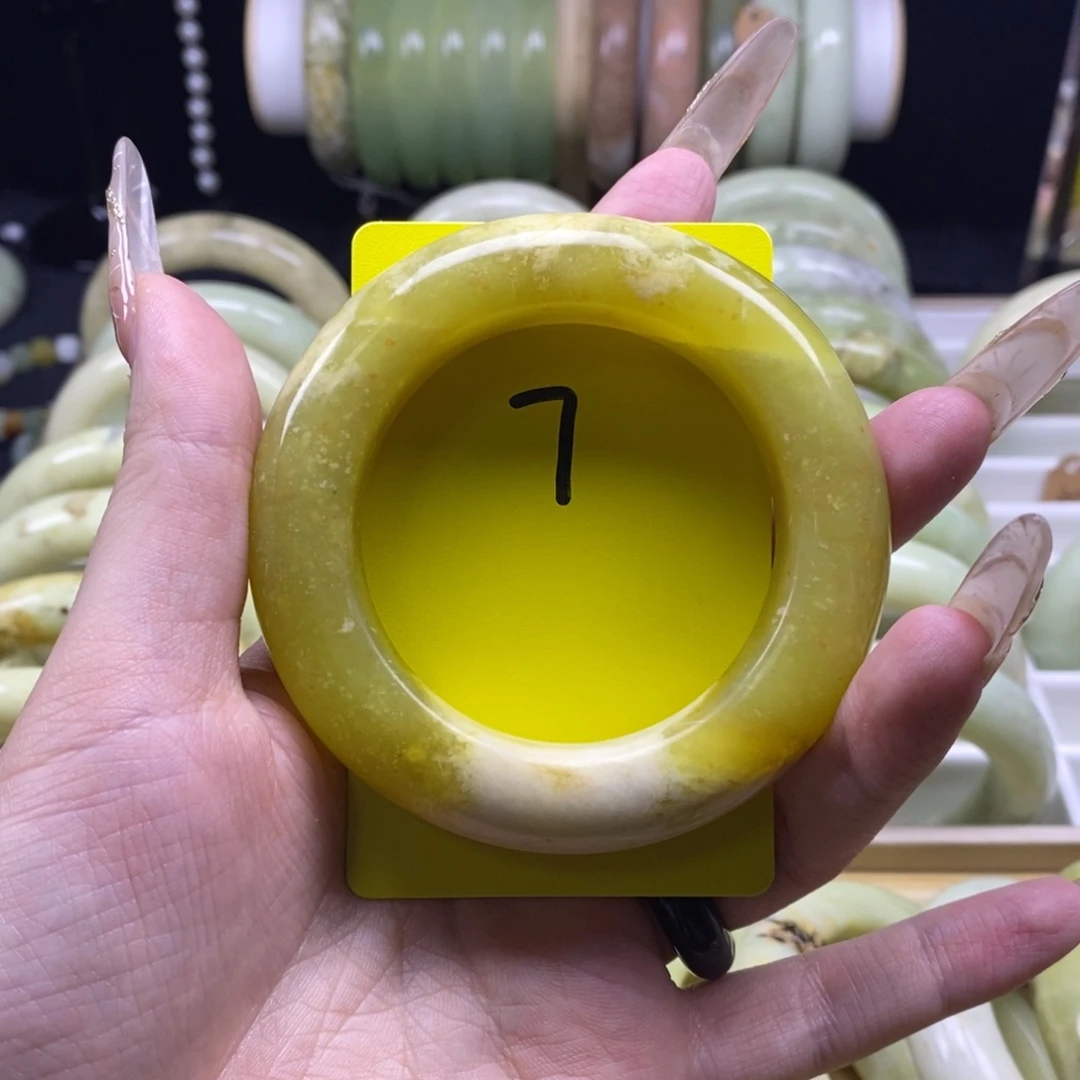 蛇纹石玉未镶嵌手镯52