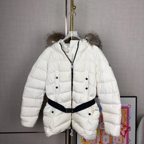 99新 MONCLER TW0227/99新/3码 宽松连帽毛领羽绒服 冬季女款