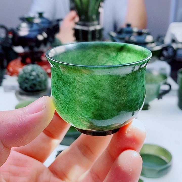 未镶嵌和田玉（青玉）把件
