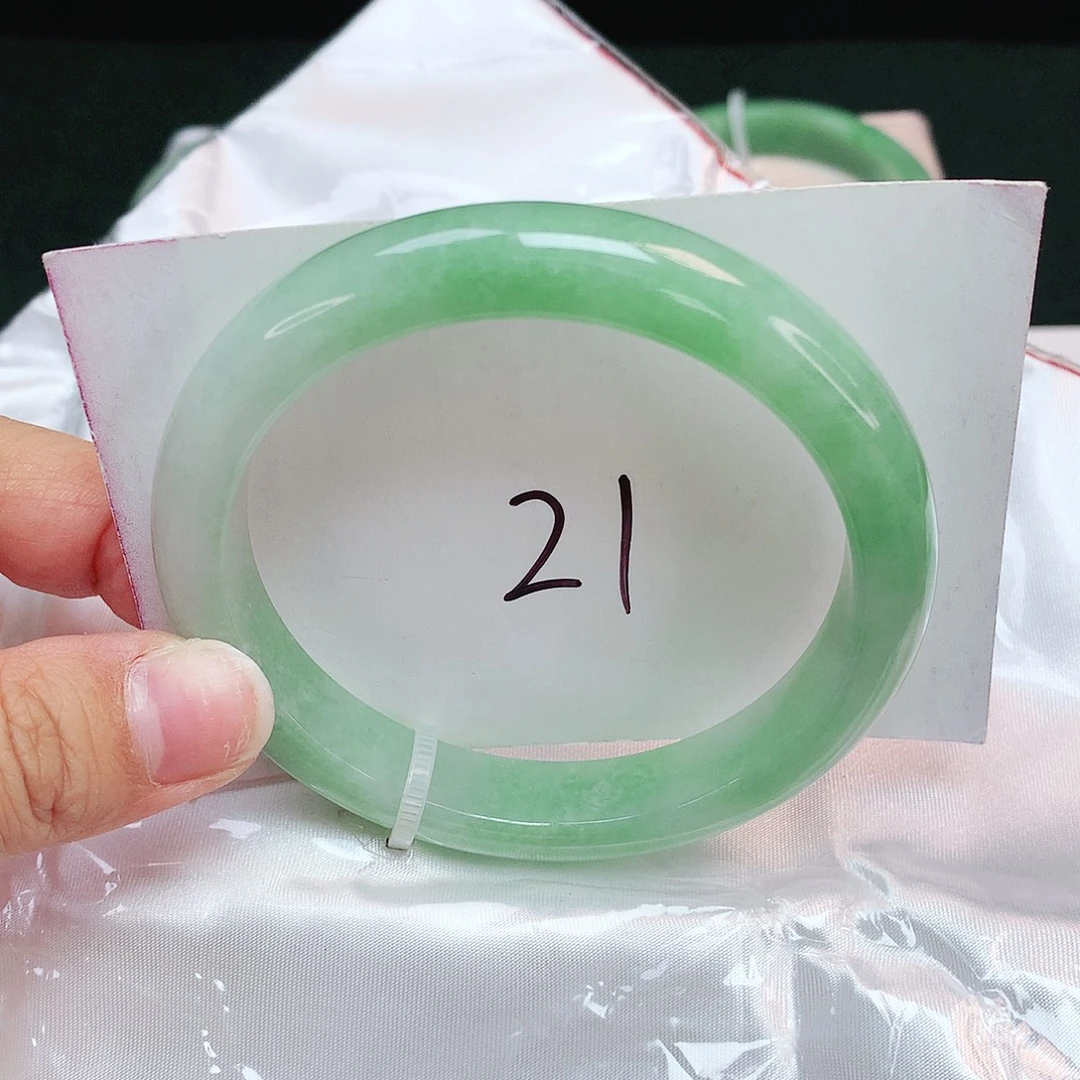 翡翠未镶嵌手镯正圈59.8