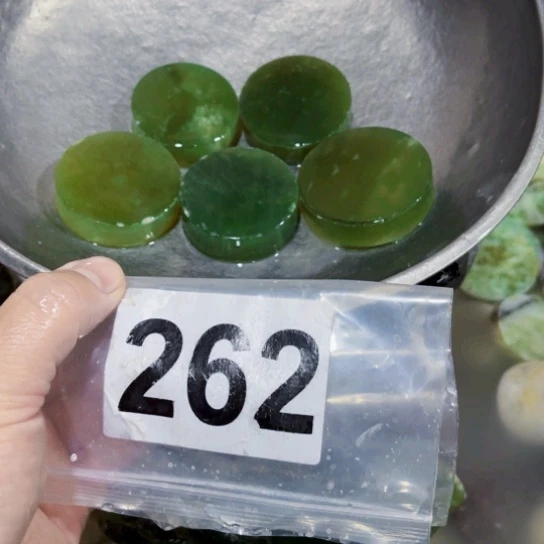 蛇纹石玉未镶嵌珠宝奇石