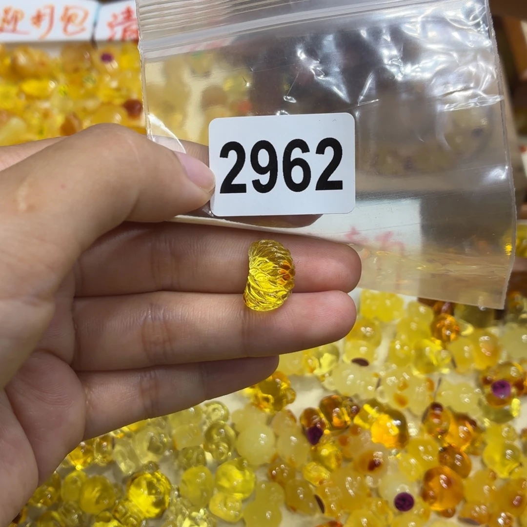 琥珀未镶嵌珠宝奇石