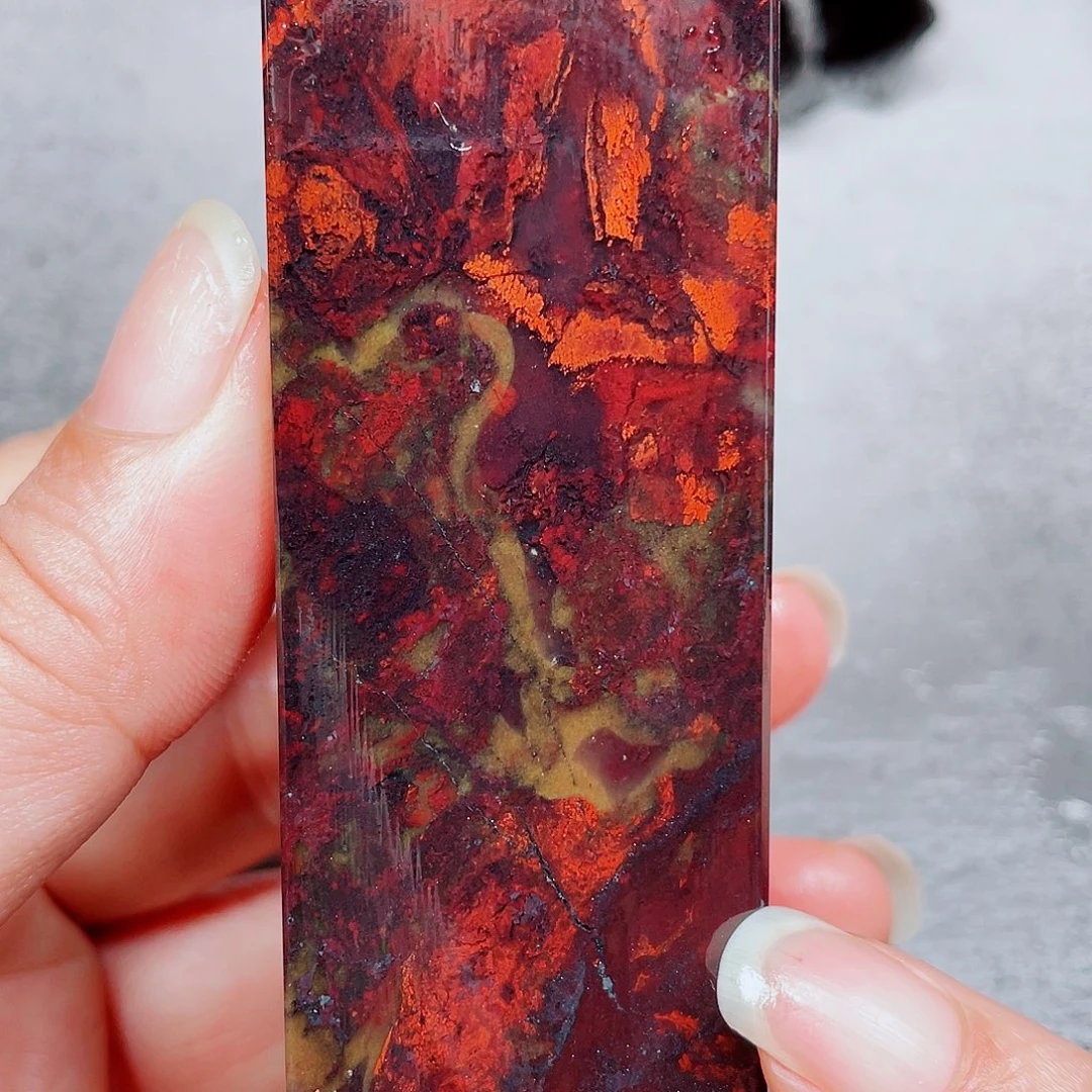 玉桂林鸡血玉印章镇尺4