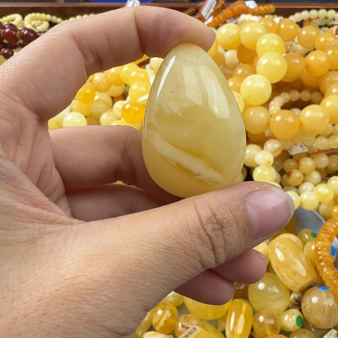 未镶嵌琥珀珠宝奇石