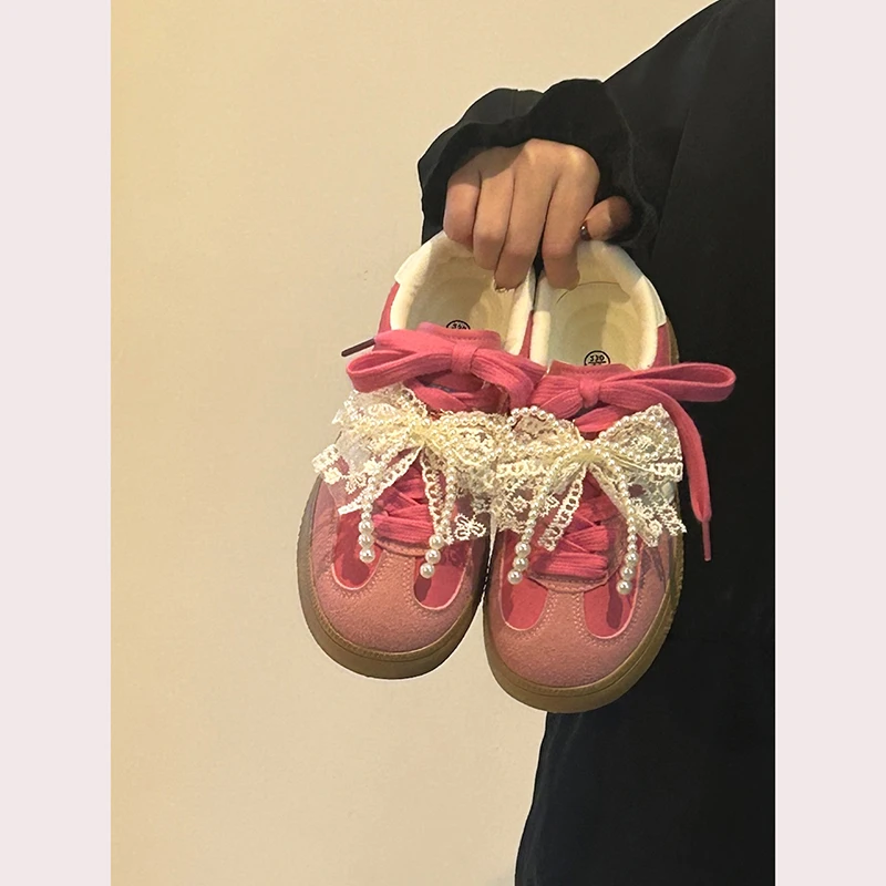 原创爆改珠珠玫红色板鞋女百搭学生2024新款小众不撞款chic鞋子