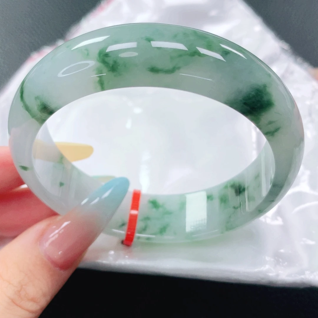 翡翠手镯未镶嵌57圈