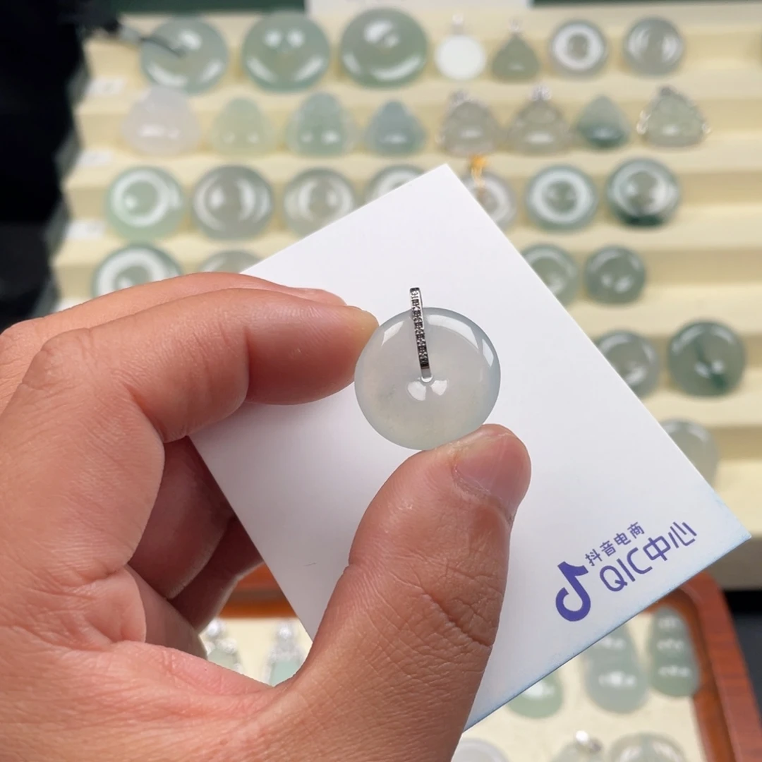 翡翠未镶嵌颈饰5677888855667