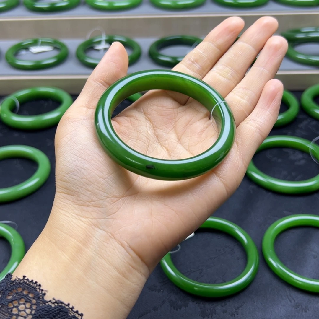 和田玉（碧玉）未镶嵌手镯