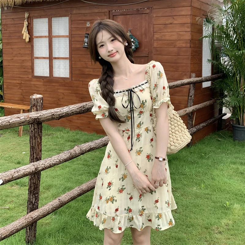 大码夏新款法式方领碎花甜美温柔小个子显瘦短袖连衣裙女