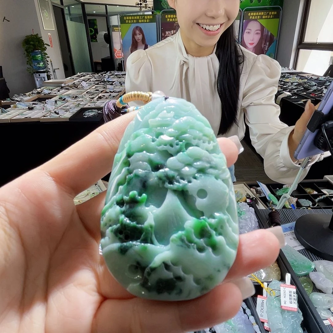 颈饰未镶嵌翡翠一个
