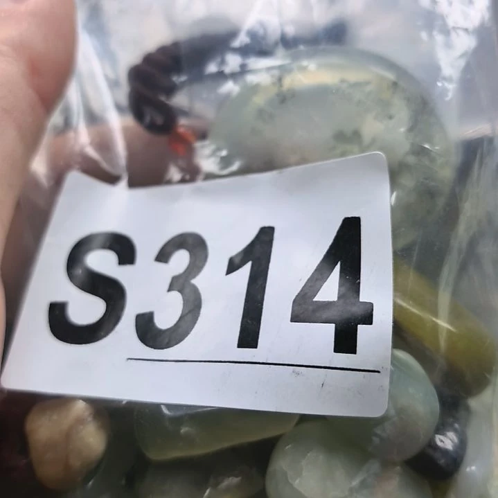 蛇纹石玉未镶嵌鱼缸石