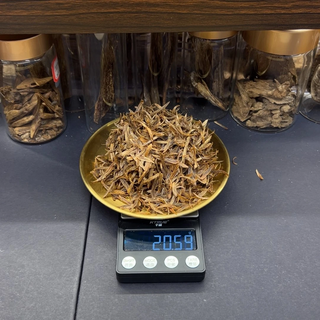 夏***香港天然沉水树心勾丝20.6g