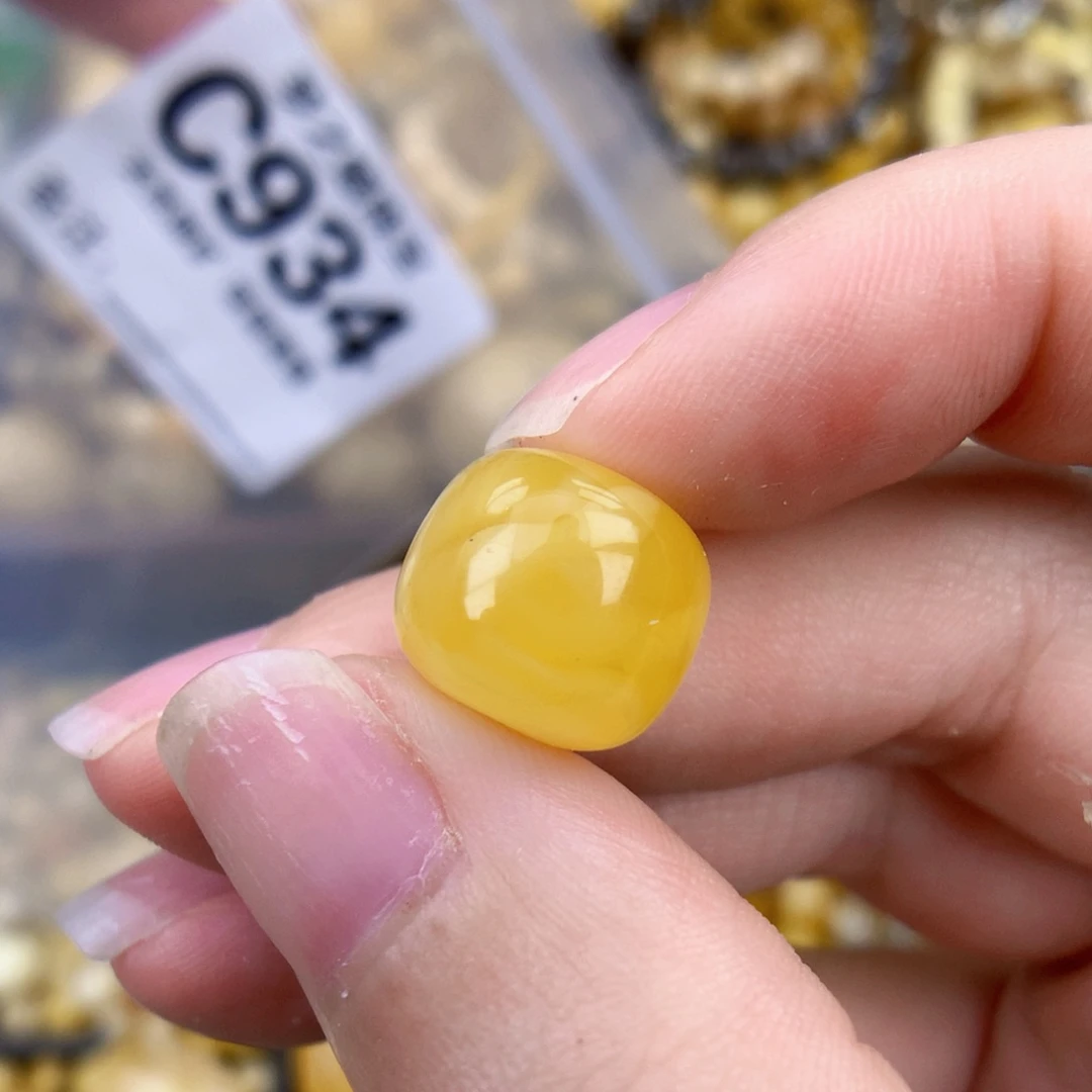 未镶嵌琥珀裸石12.7