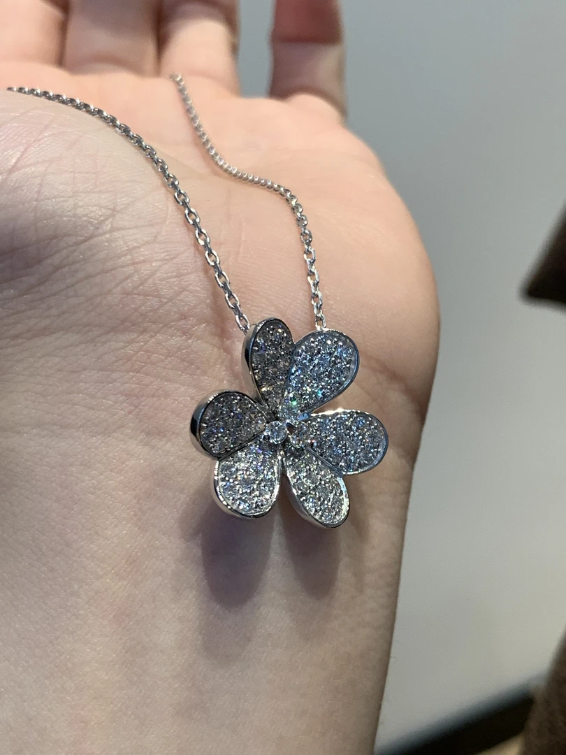 实验室培育钻石18K金·三叶草培育钻石大号项链