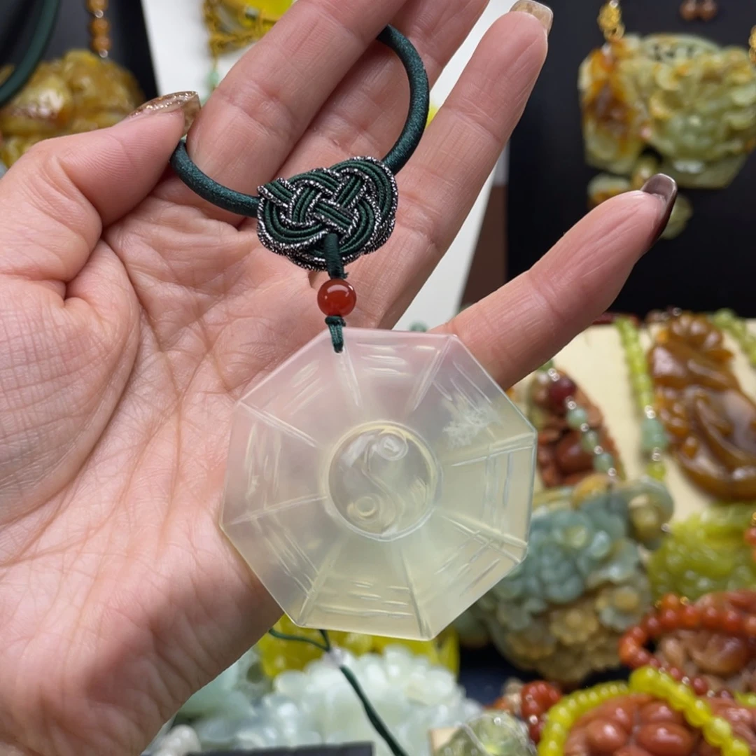 未镶嵌蛇纹石玉颈饰