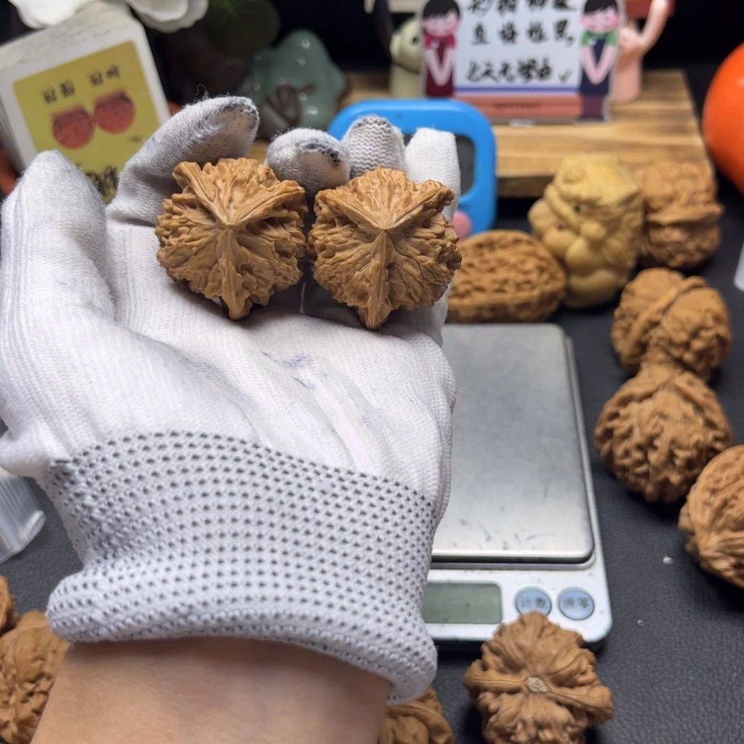 文玩核桃把件摄****e36左右盘山三棱全品拍140八折