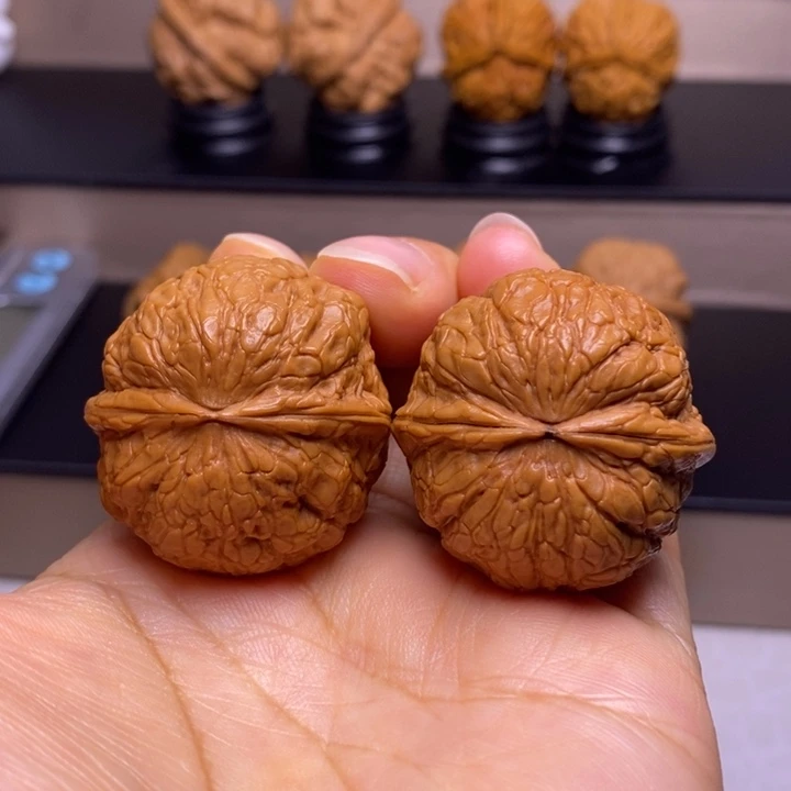 文玩核桃把件金蟒蛇皮球17