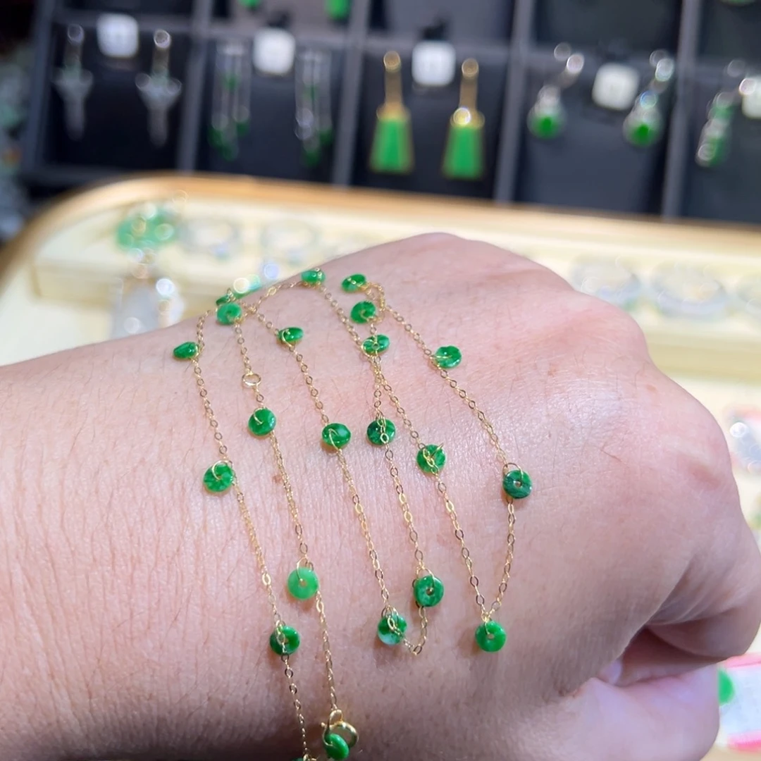 颈饰18K金镶嵌翡翠满天星45c m