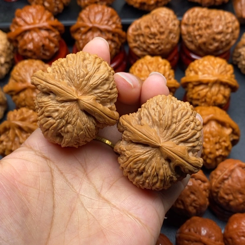 【闪购商品】文玩核桃把件41白狮子
