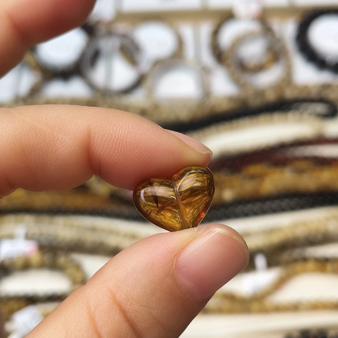 琥珀未镶嵌裸石大