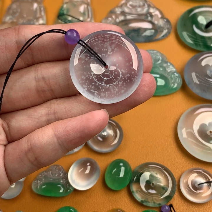 颈饰未镶嵌翡翠…..