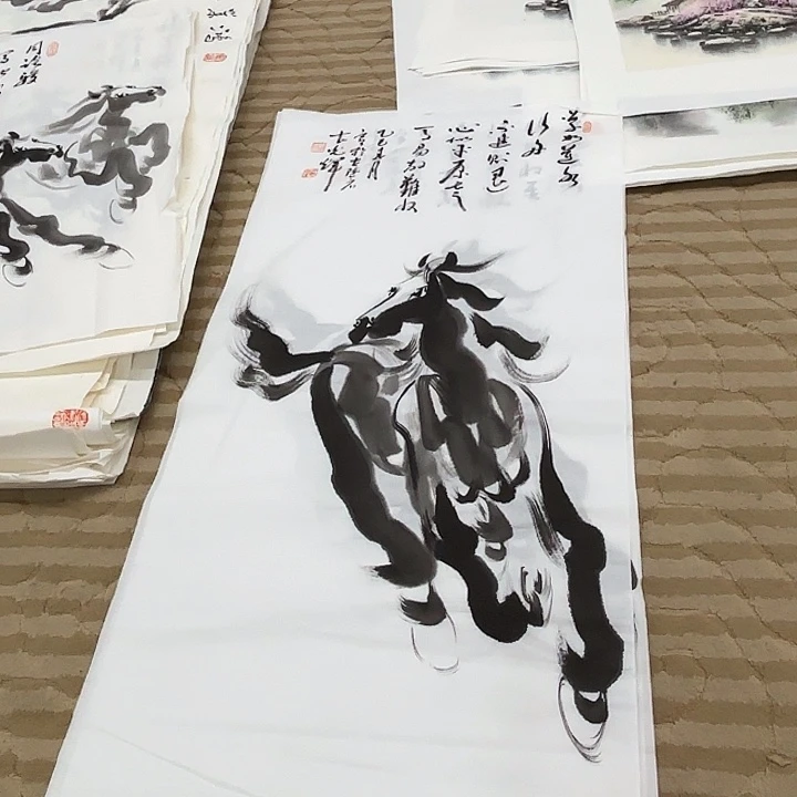 国画花鸟等多种鸟类的栖息