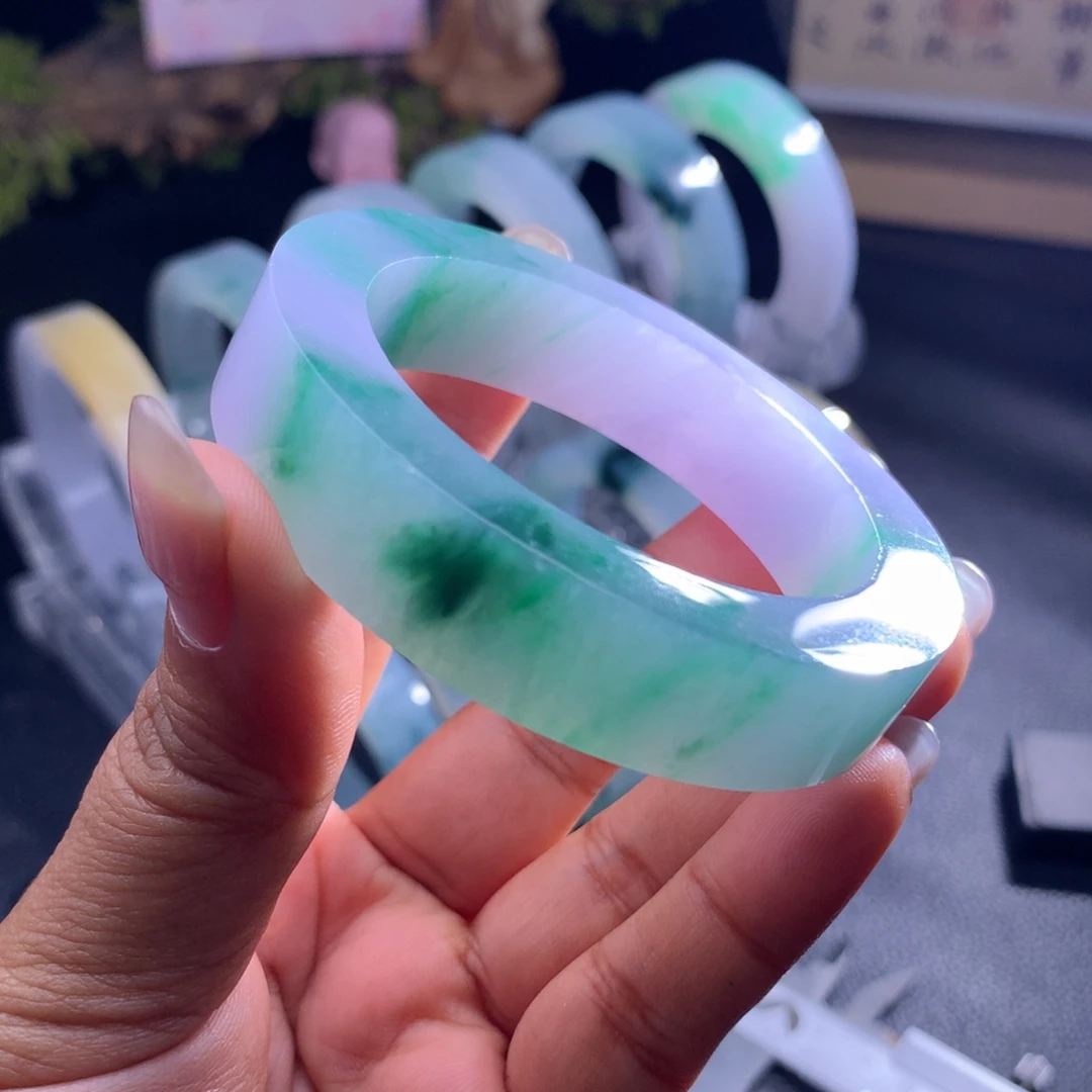 定制翡翠未镶嵌手镯