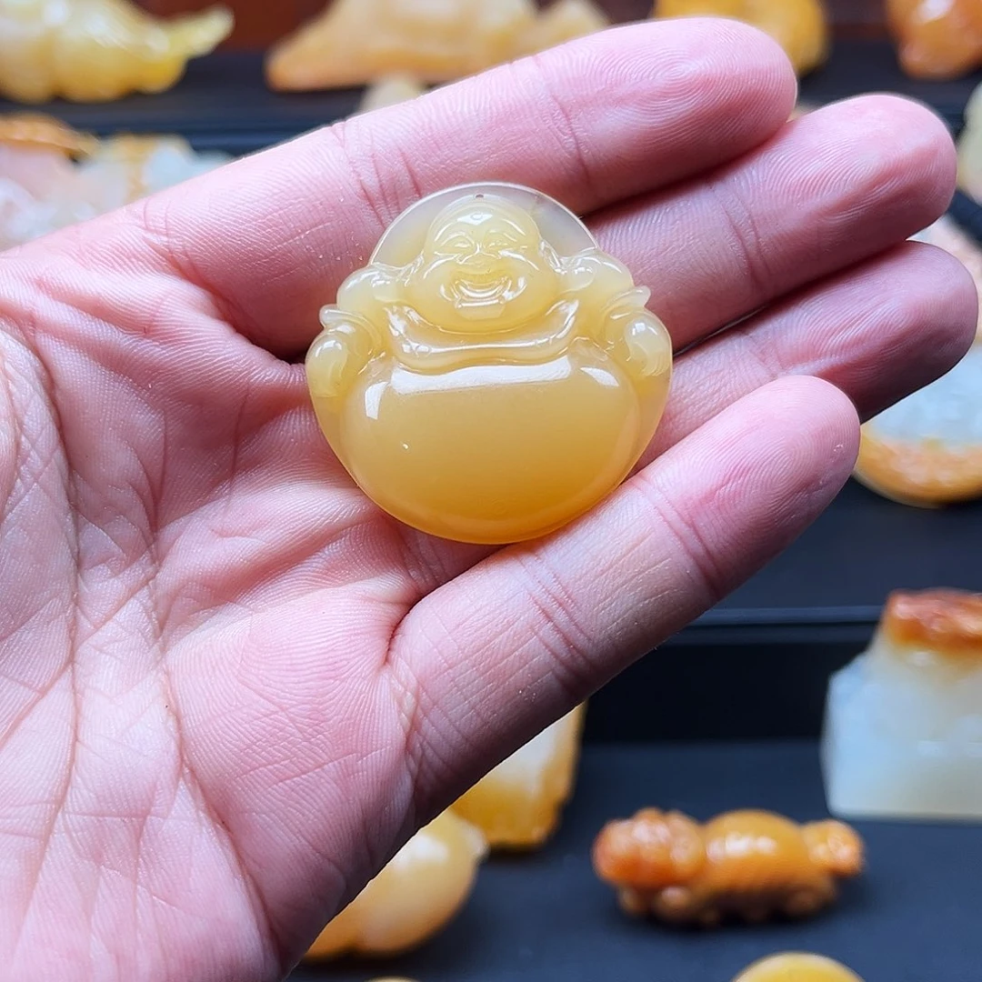 石英质玉（黄龙玉）未镶嵌颈饰