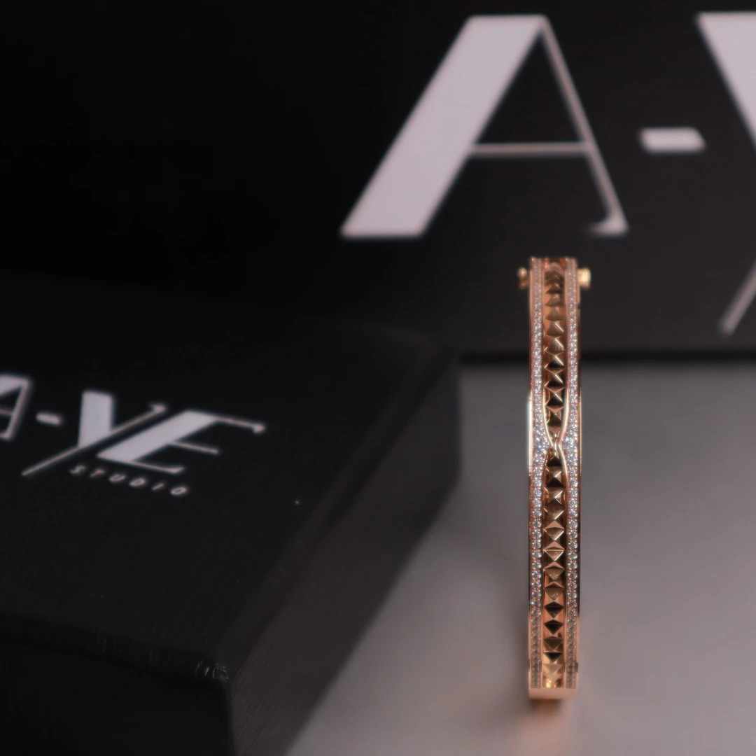 带钻铆钉手镯 气质轻奢时尚百搭简约Z0729