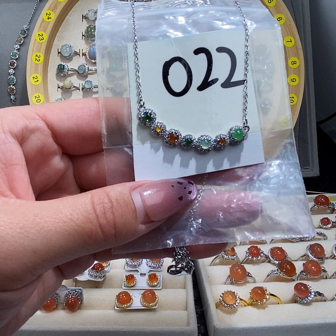 翡翠未镶嵌戒指缅甸