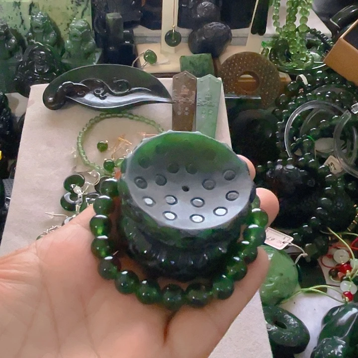 达***艾蛇纹石玉未镶嵌泰山玉