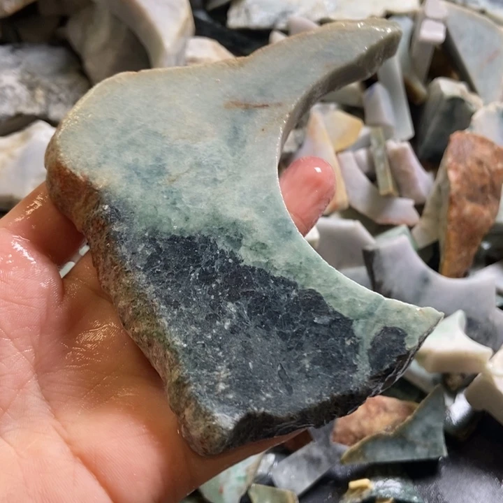 翡翠颈饰未镶嵌天然翡翠