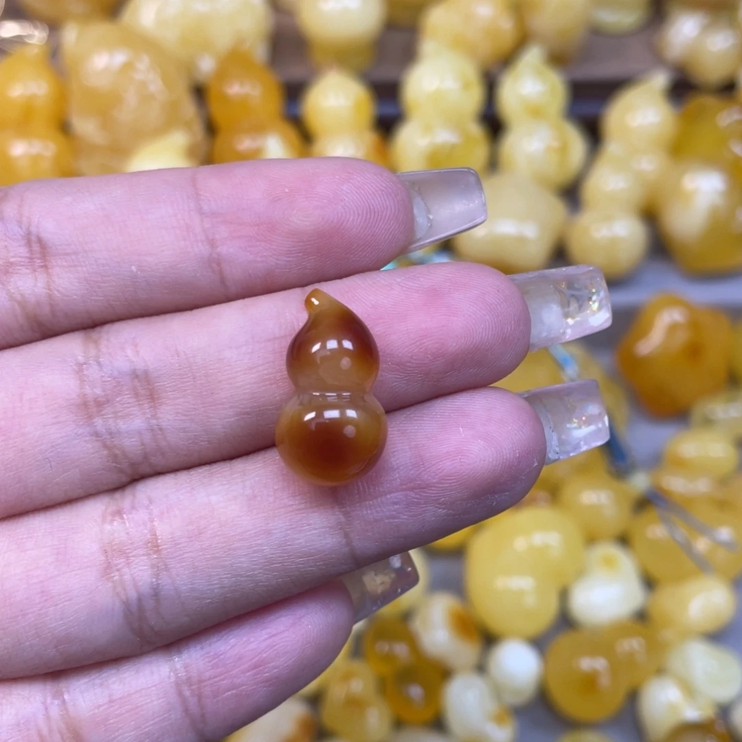 琥珀未镶嵌珠宝奇石