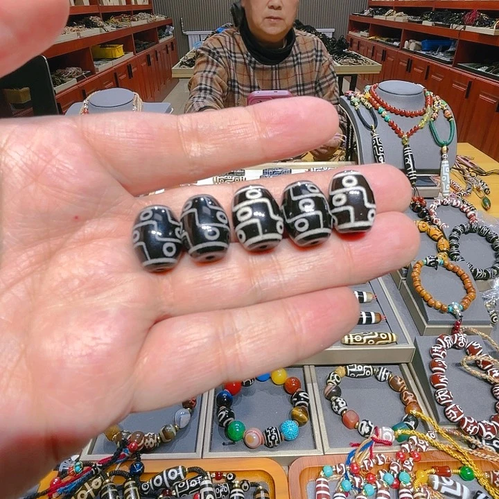 未镶嵌玛瑙/玉髓珠宝奇石