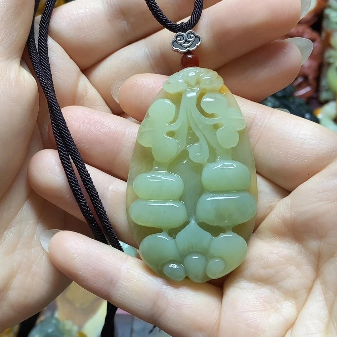岫玉未镶嵌吊坠(赠链)