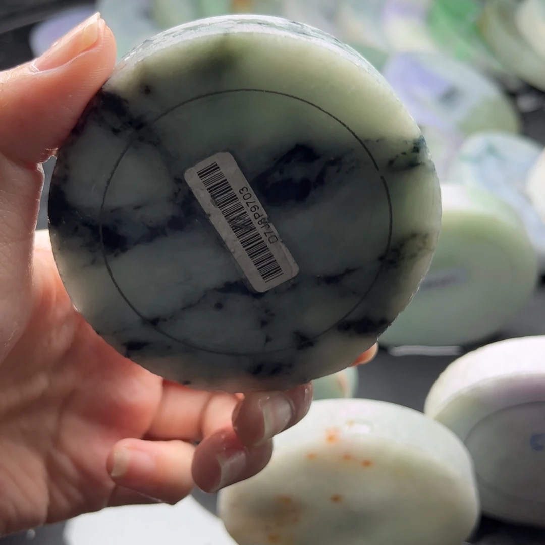 定制翡翠未镶嵌翡翠手镯