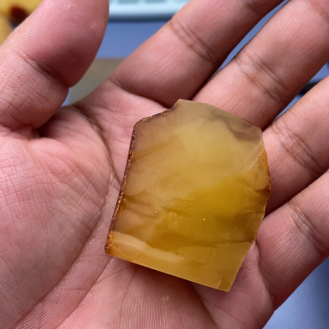 S***q定制琥珀未镶嵌蜜蜡定制