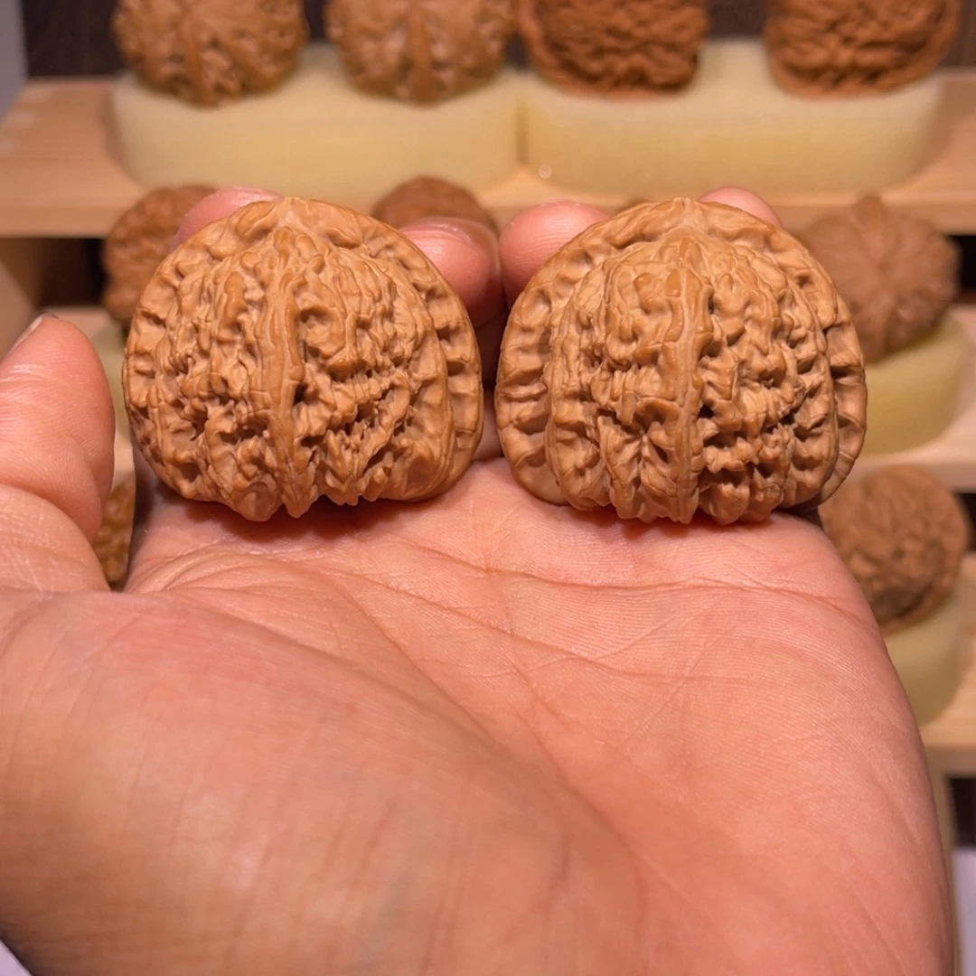 吊坠桃核45全品三角白