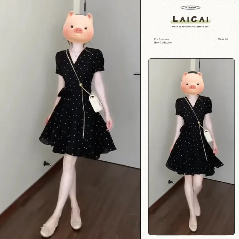 高级感绑带V领连衣裙2025夏季新款法式高腰波点短袖赫本风小黑裙