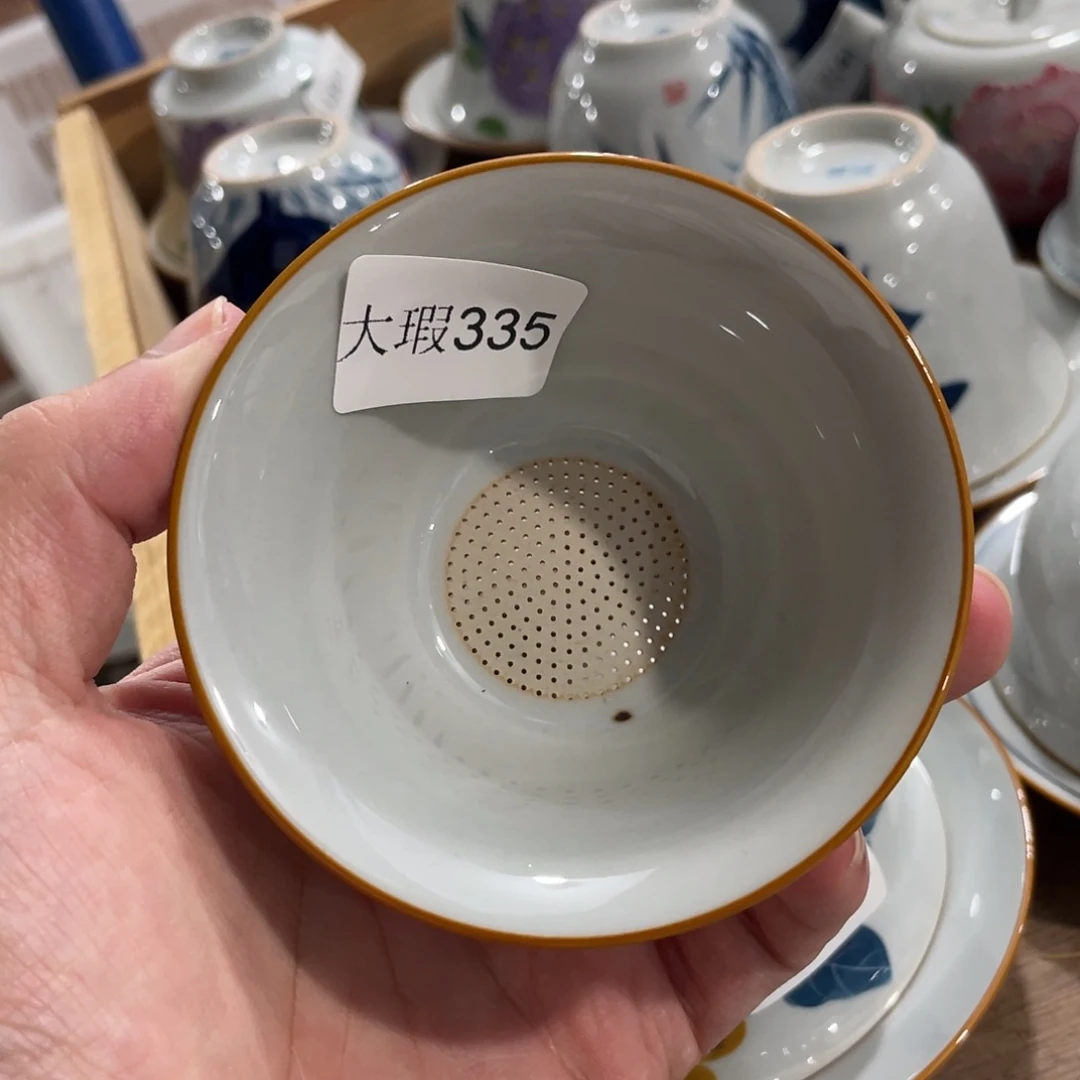 釉下手绘茶具微瑕