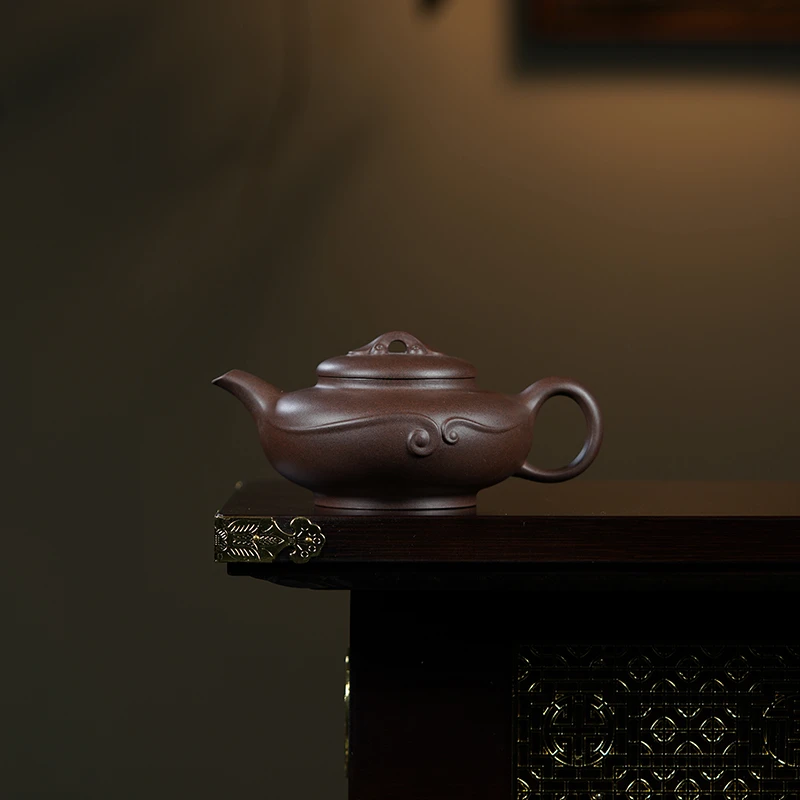 宜兴紫砂如意祥云茶壶