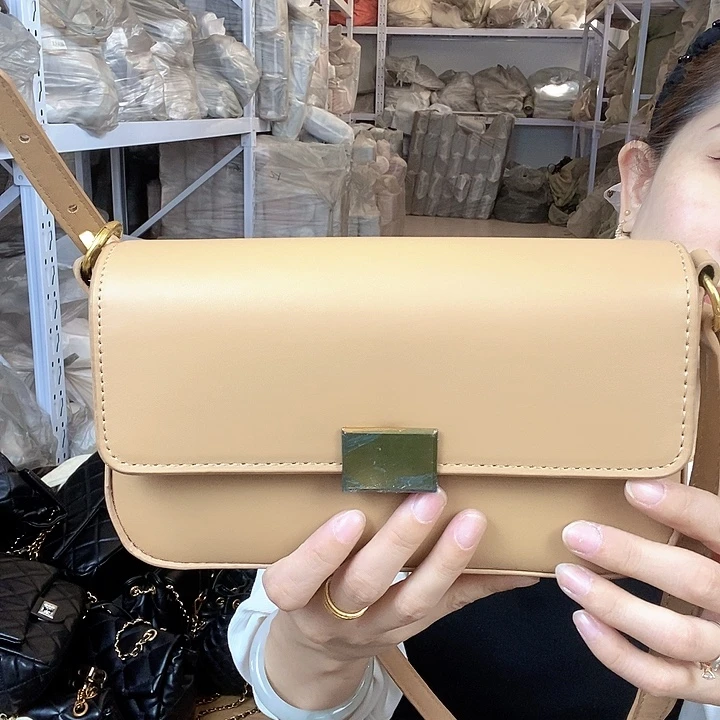 蚕丝小牛剖层皮革PU