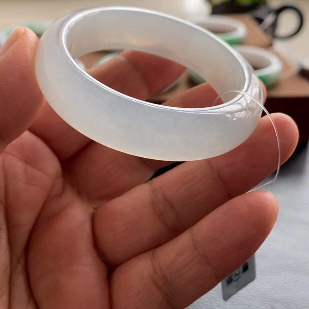 翡翠未镶嵌手镯（贵妃镯）天然翡翠手镯