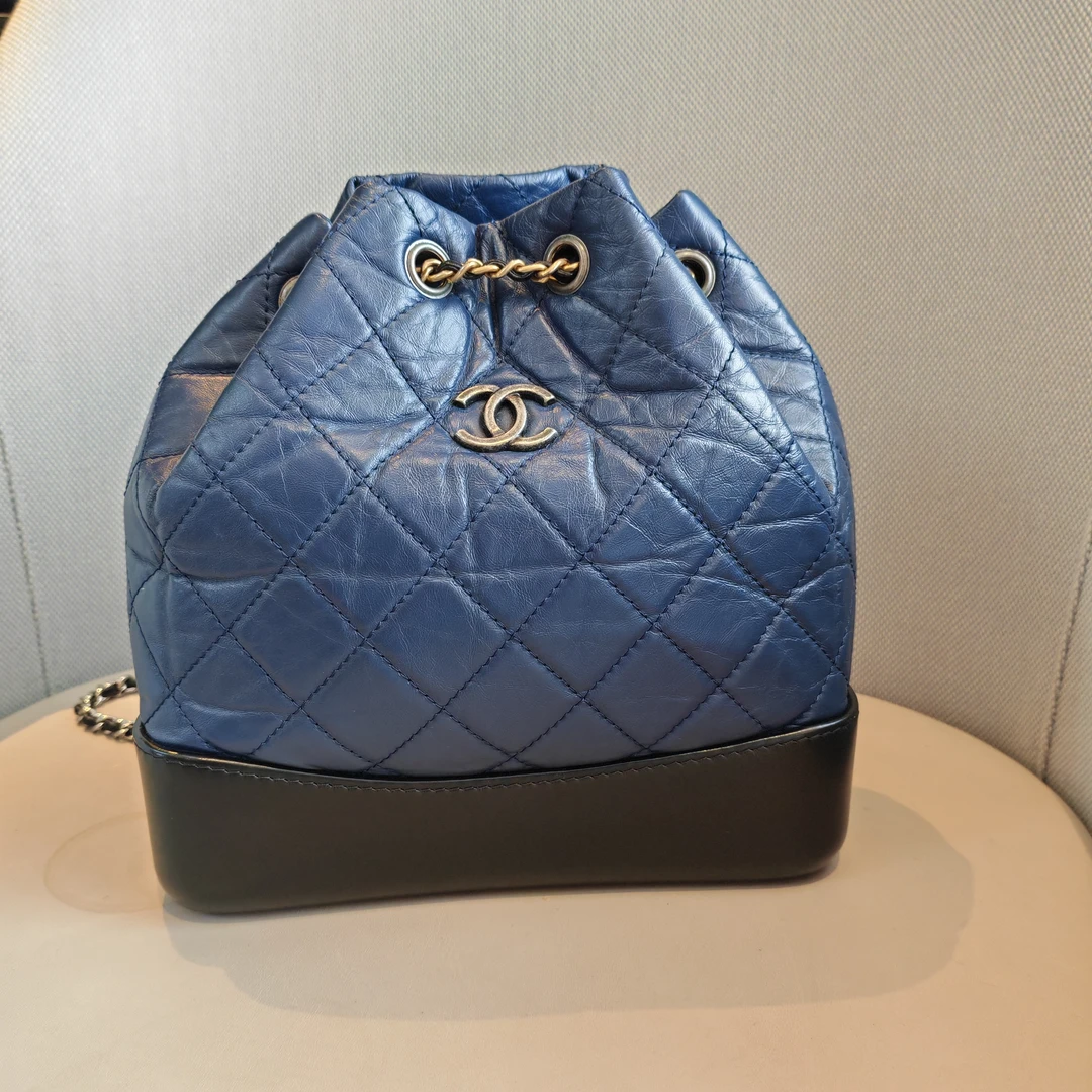 99新 Chanel/香奈儿 小号流浪双肩包小号拼黑