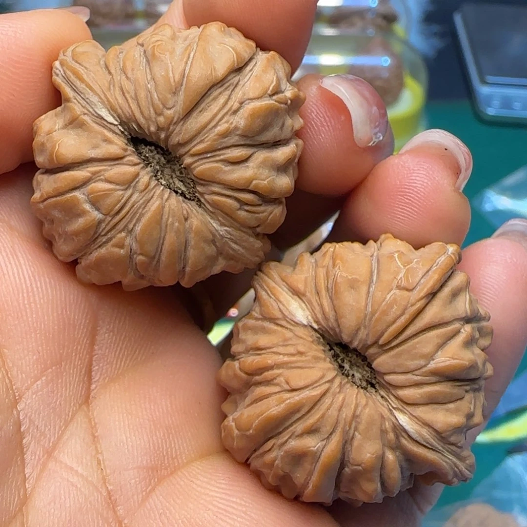 用***1文玩核桃吊坠33天下第一楼全