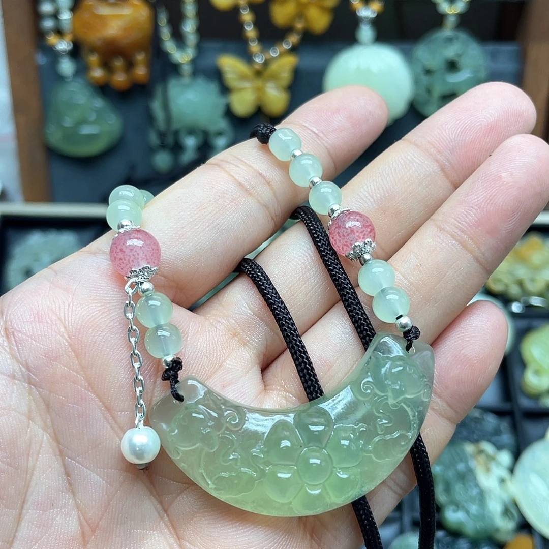 未镶嵌蛇纹石玉颈饰