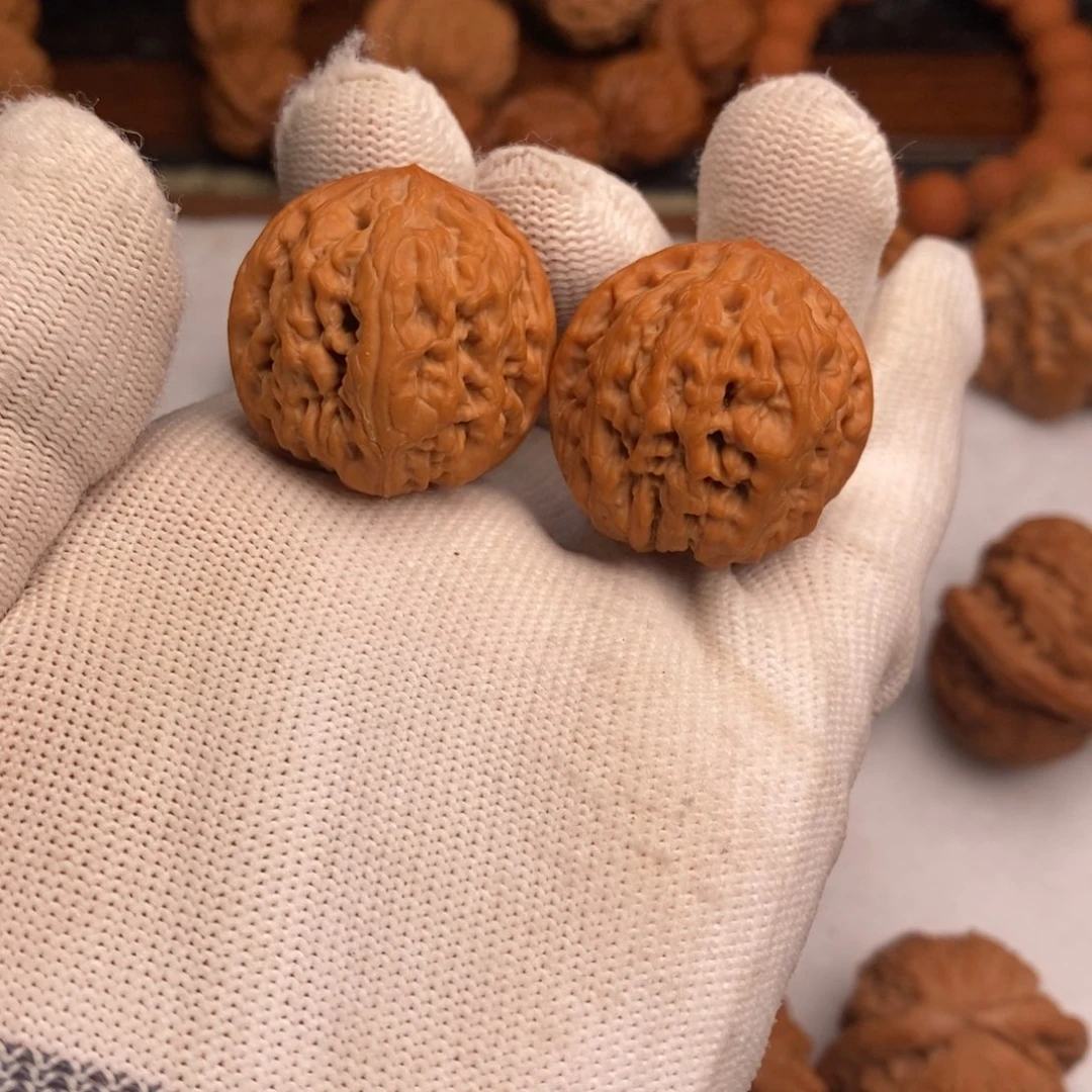 文玩核桃吊坠粗筋