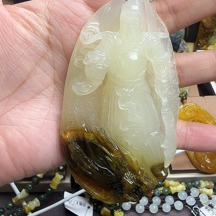 未镶嵌蛇纹石玉颈饰