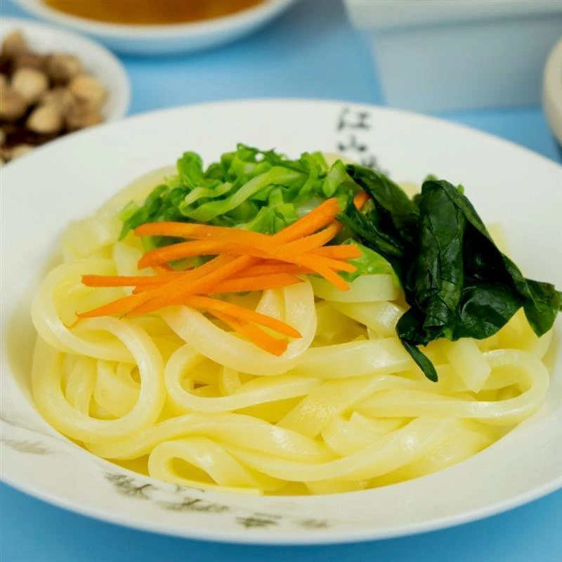 正宗西北甘肃天水红油酿皮鲜香辣爽开袋即食方便酸辣美味凉皮食用