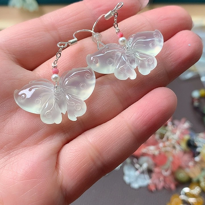 未镶嵌蛇纹石玉耳饰